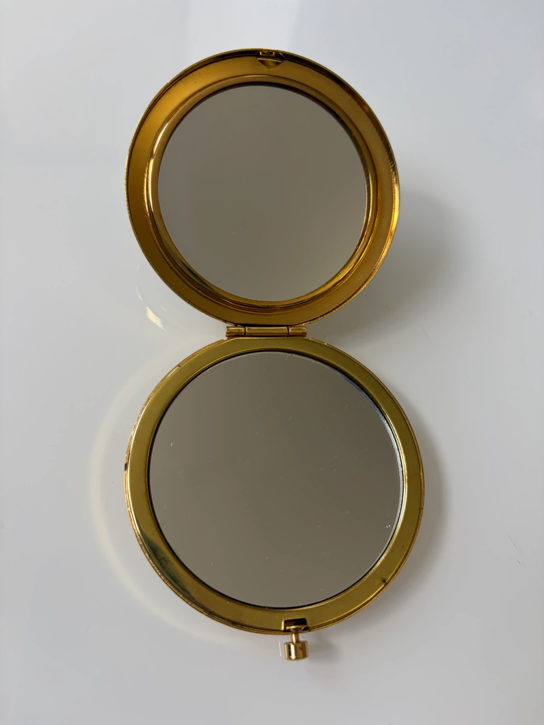 Gold-tone floral compact mirror - photo 2