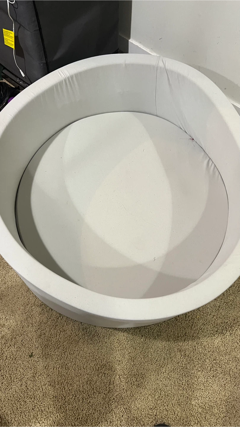 White foam ball pit - photo 2