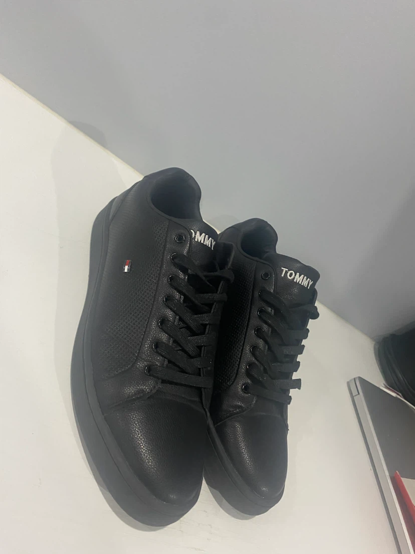 Tommy Hilfiger Black Sneakers - photo 2