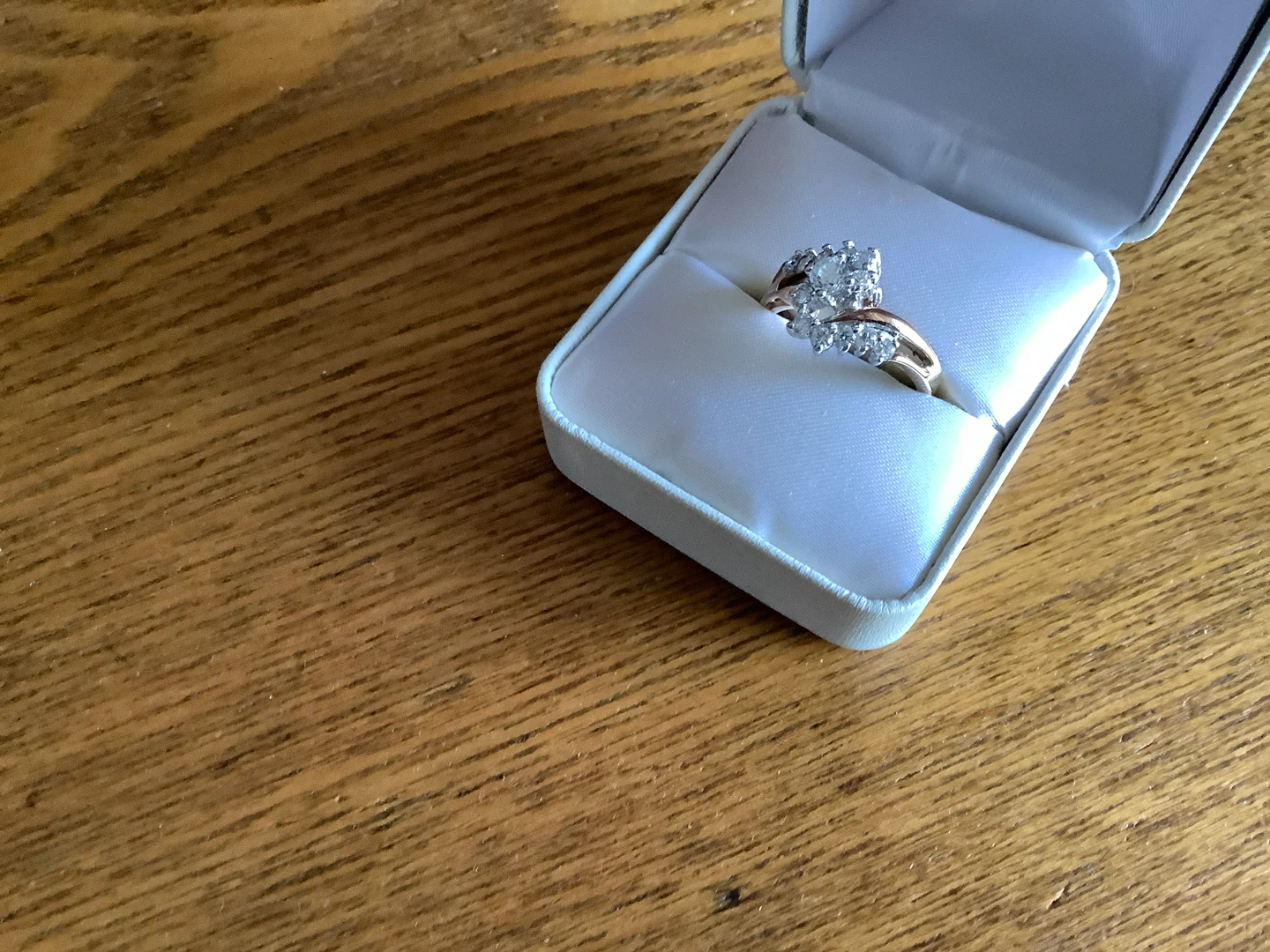 18K Gold Plated Cluster Bypass Ladies Ring w Cub Zirconia Gems 🐞 - photo 2