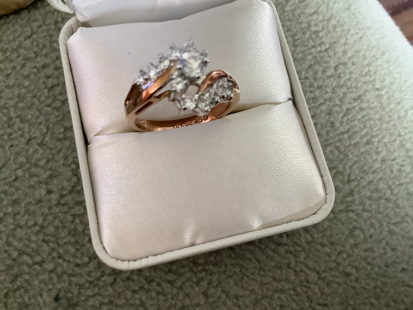 18K Gold Plated Cluster Bypass Ladies Ring w Cub Zirconia Gems 🐞 - photo 3