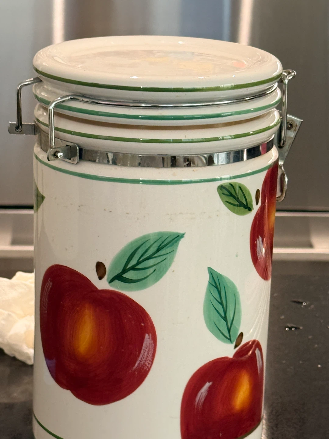 Ceramic Apple Pattern Storage container