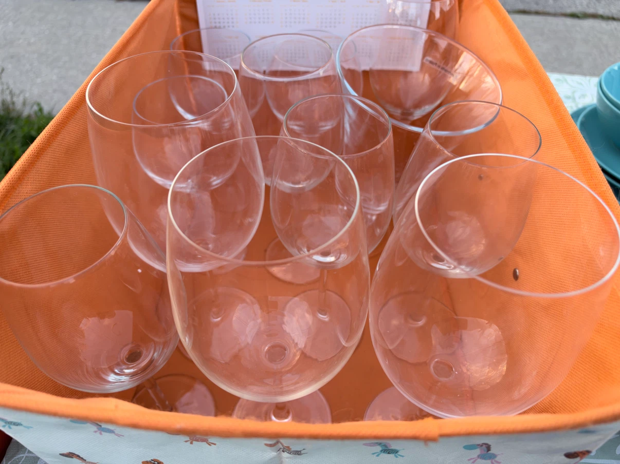 Set of 11 assorted clear wine glasses