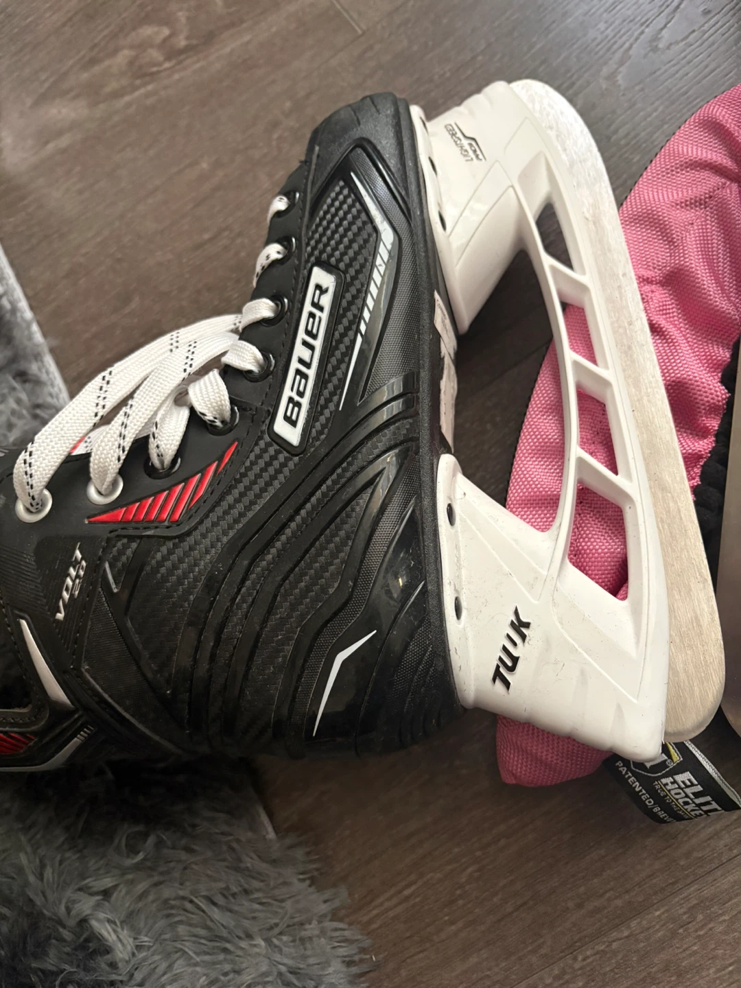 Bauer Vapor Volt 2.0 Hockey youth Skates- Sz 3- new+skate guards - photo 3