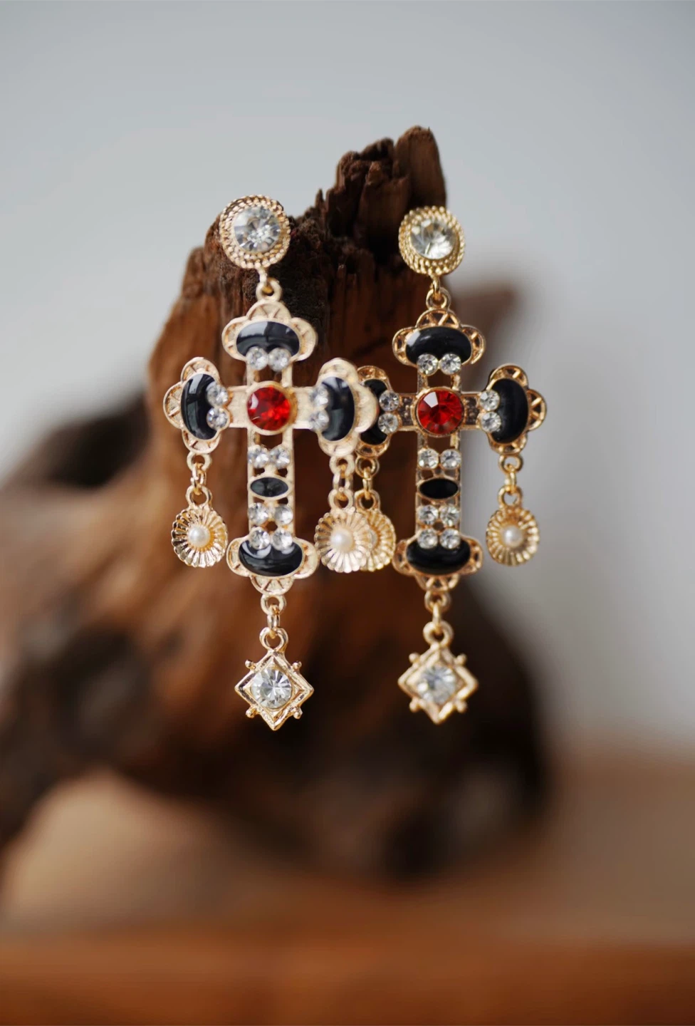 Dolce&Gabbana styled classic drop earrings