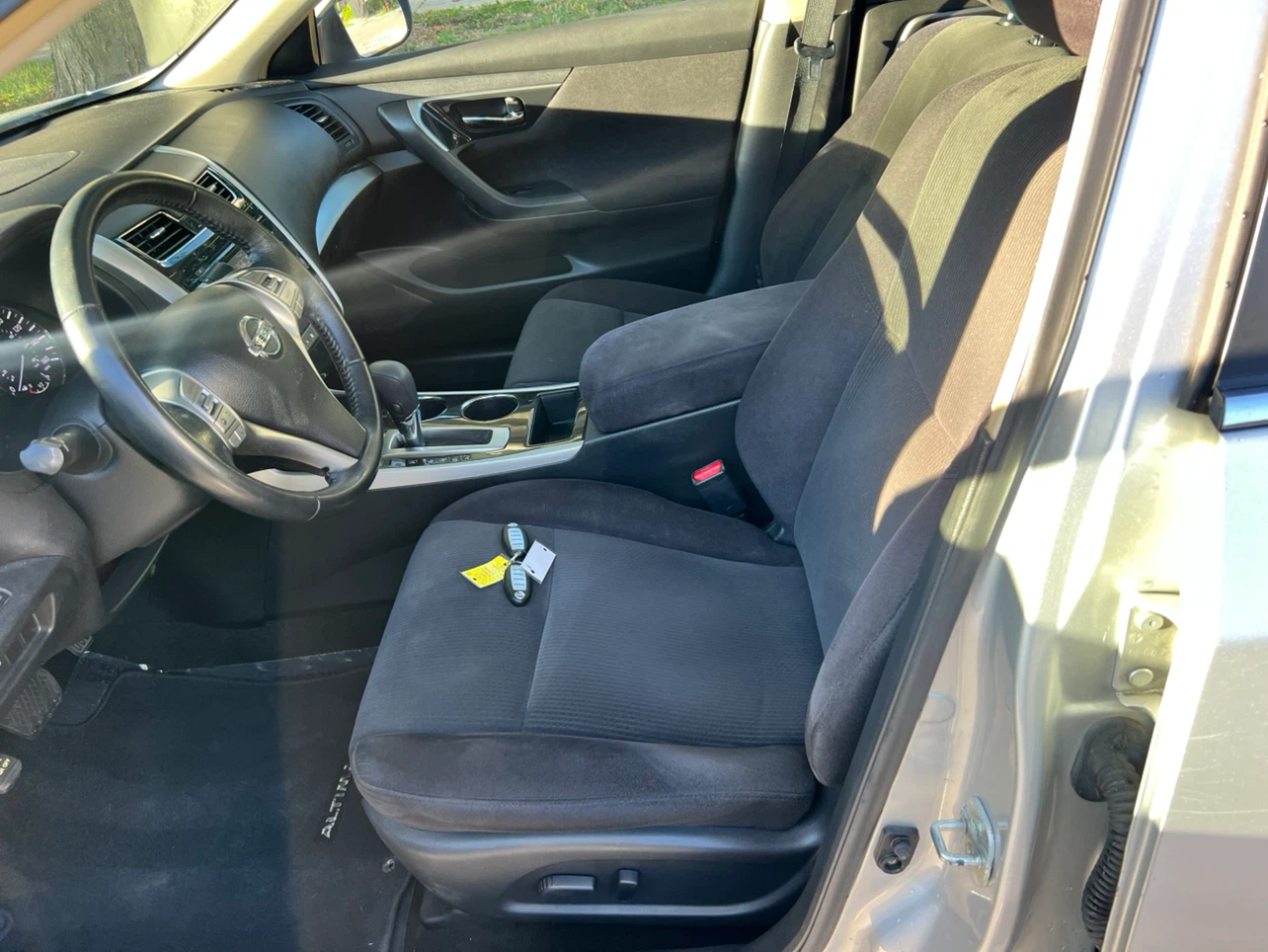 2013 Silver Nissan Altima SV - photo 5