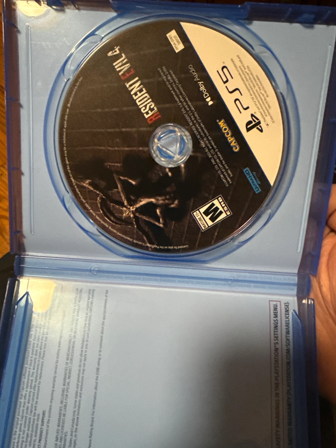 Resident Evil 4 for PS5 - photo 2