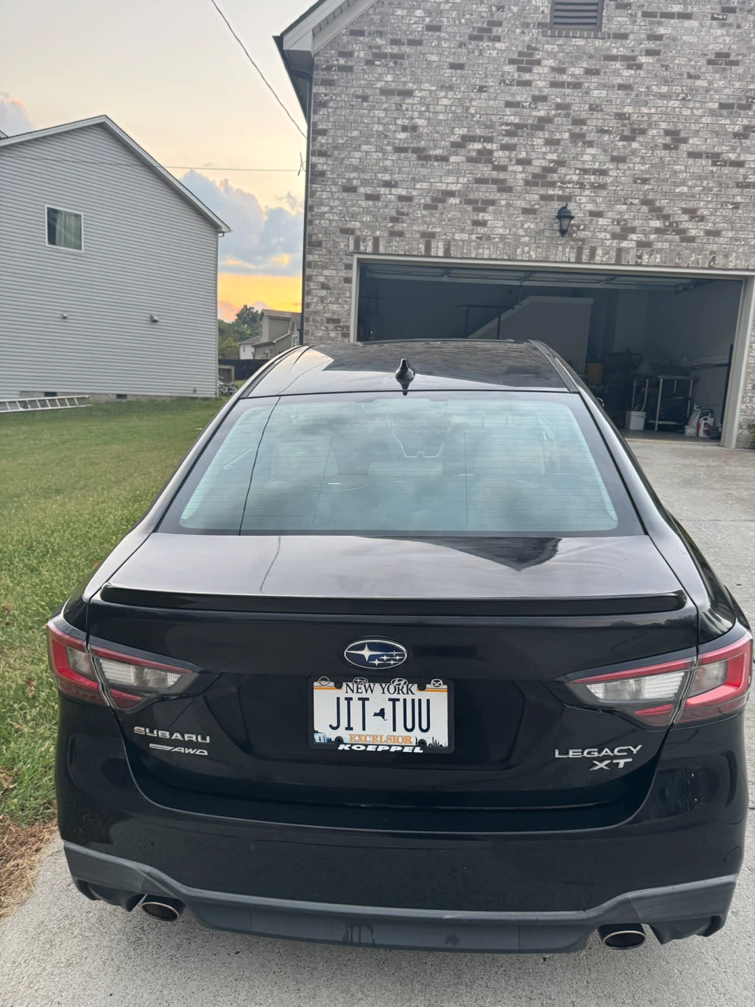 Subaru Legacy XT - photo 2