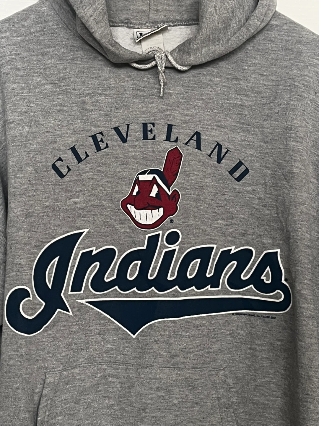 Vintage Cleveland Indians Hoodie • Men’s Medium - photo 2