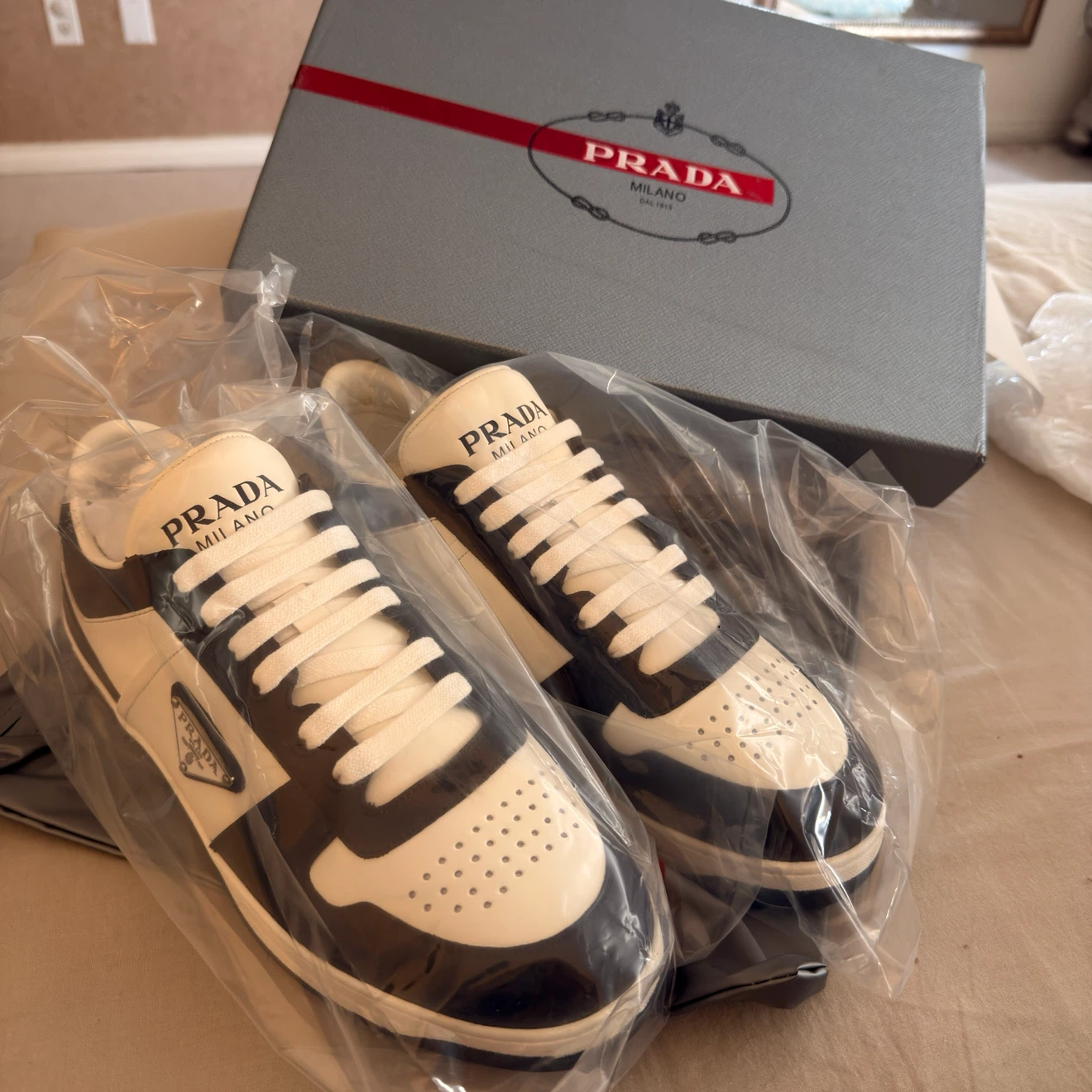 Prada me s Milano Sneakers Black and White size 11