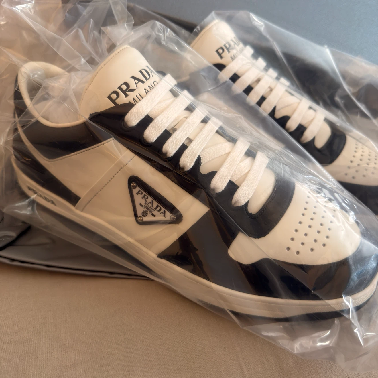 Prada me s Milano Sneakers Black and White size 11 - photo 2
