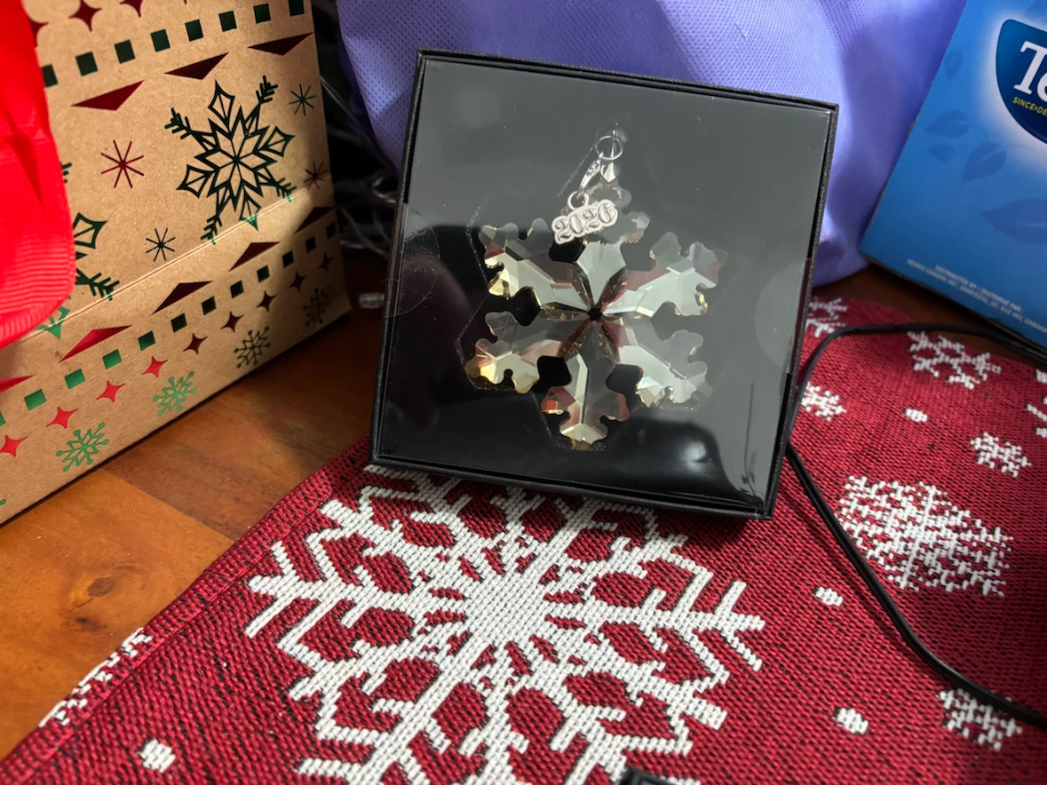 2026 Annual Edition Snowflake Ornament - photo 2