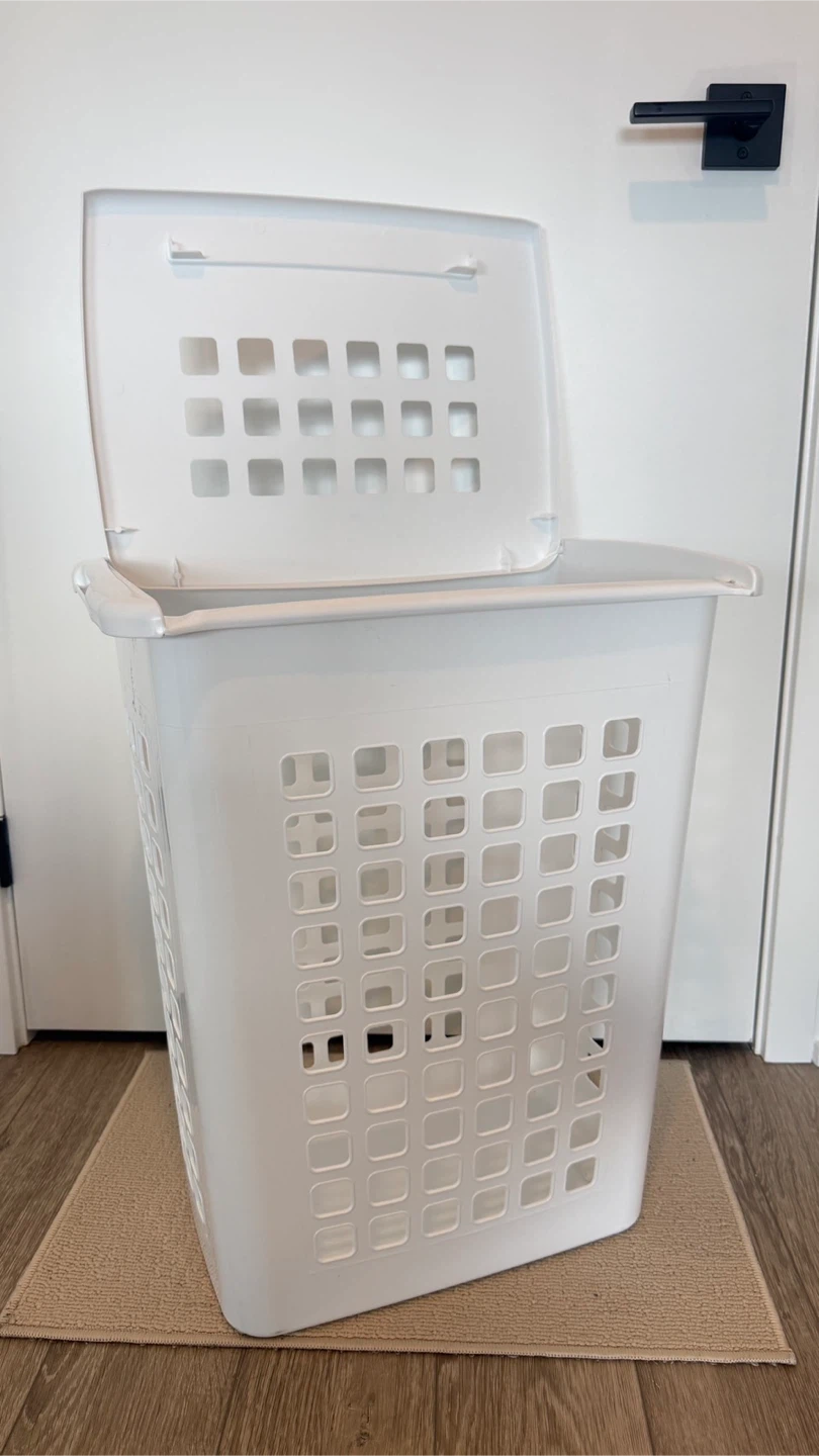 White Plastic Laundry Hamper with Lid
