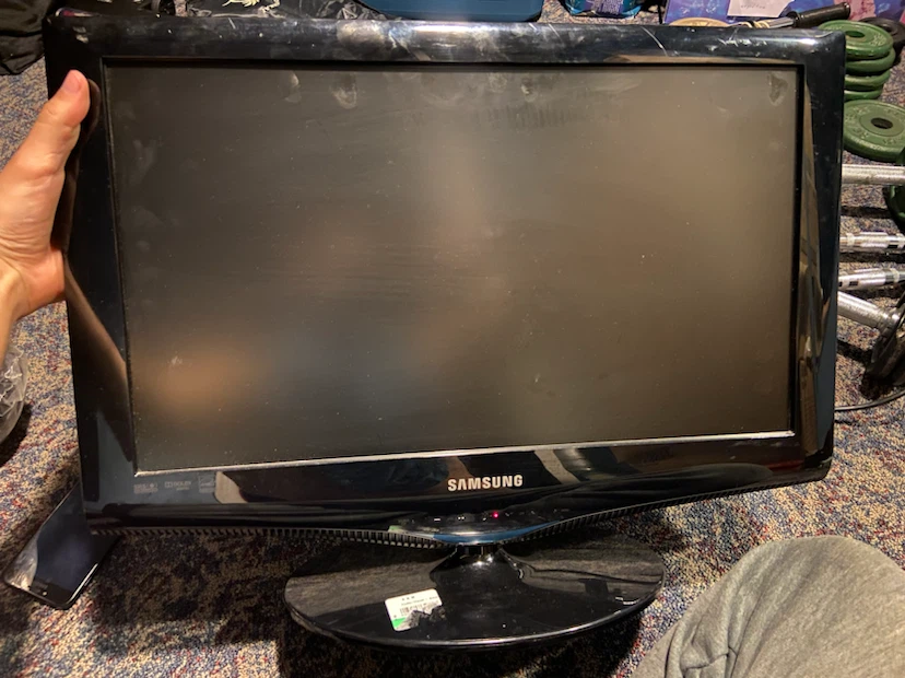 Samsung approx 22-inch LCD Monitor 720p - photo 2