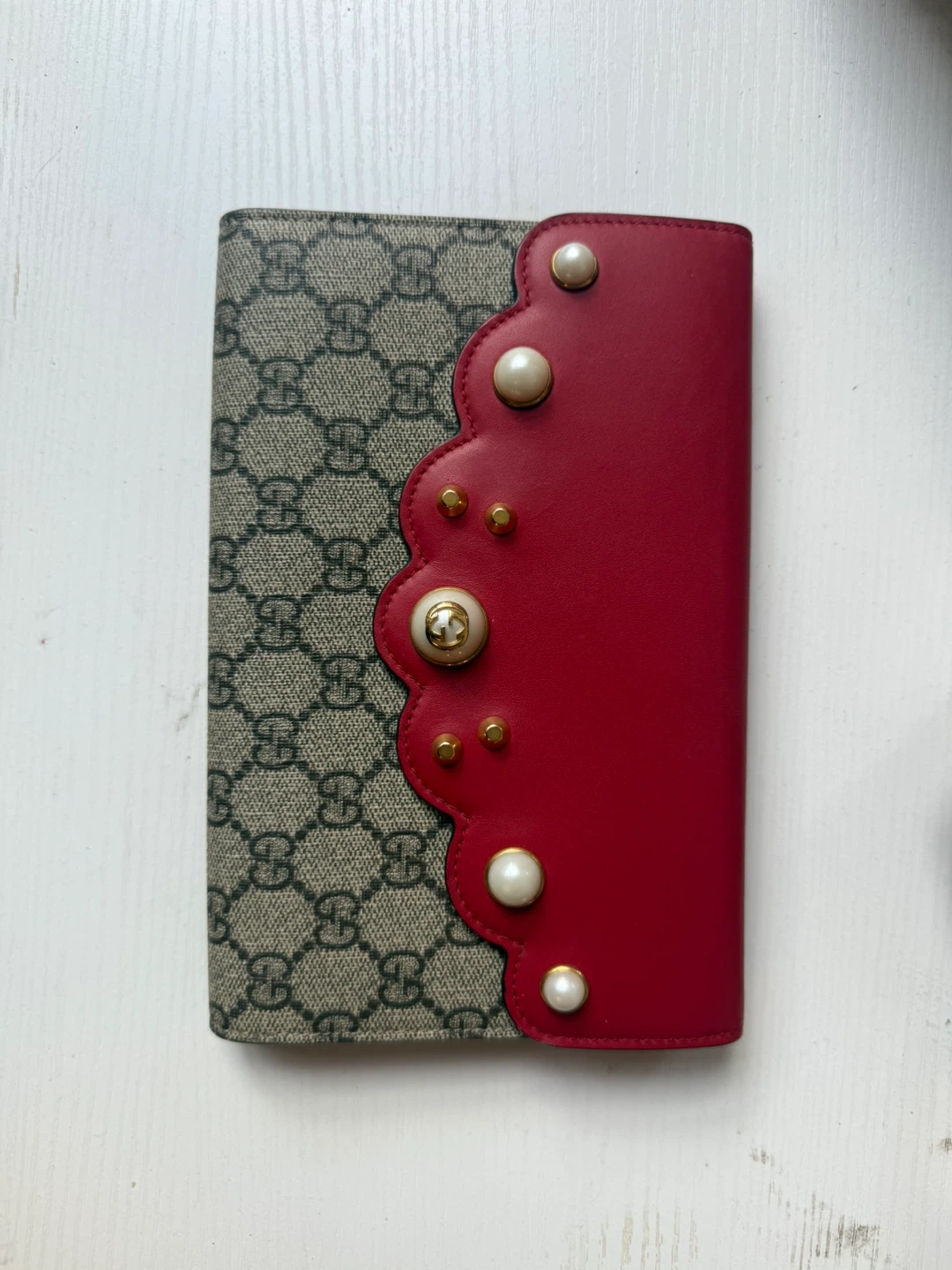 Gucci GG Supreme Pearl clutch