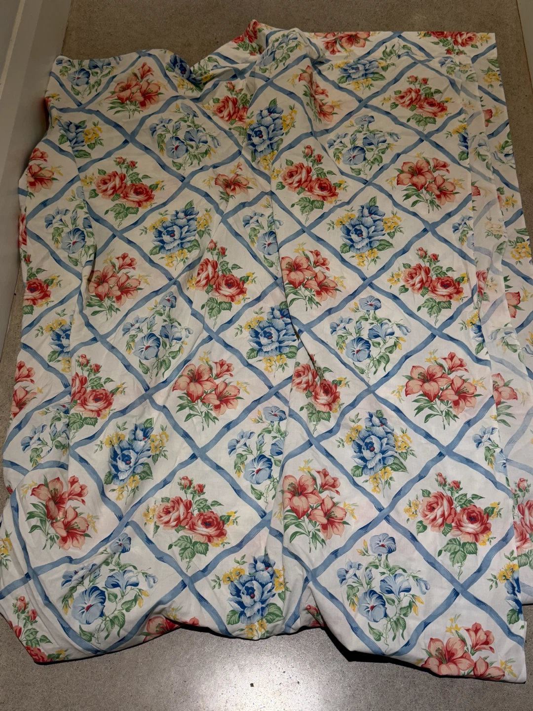 Vintage Floral Print Curtain Panel