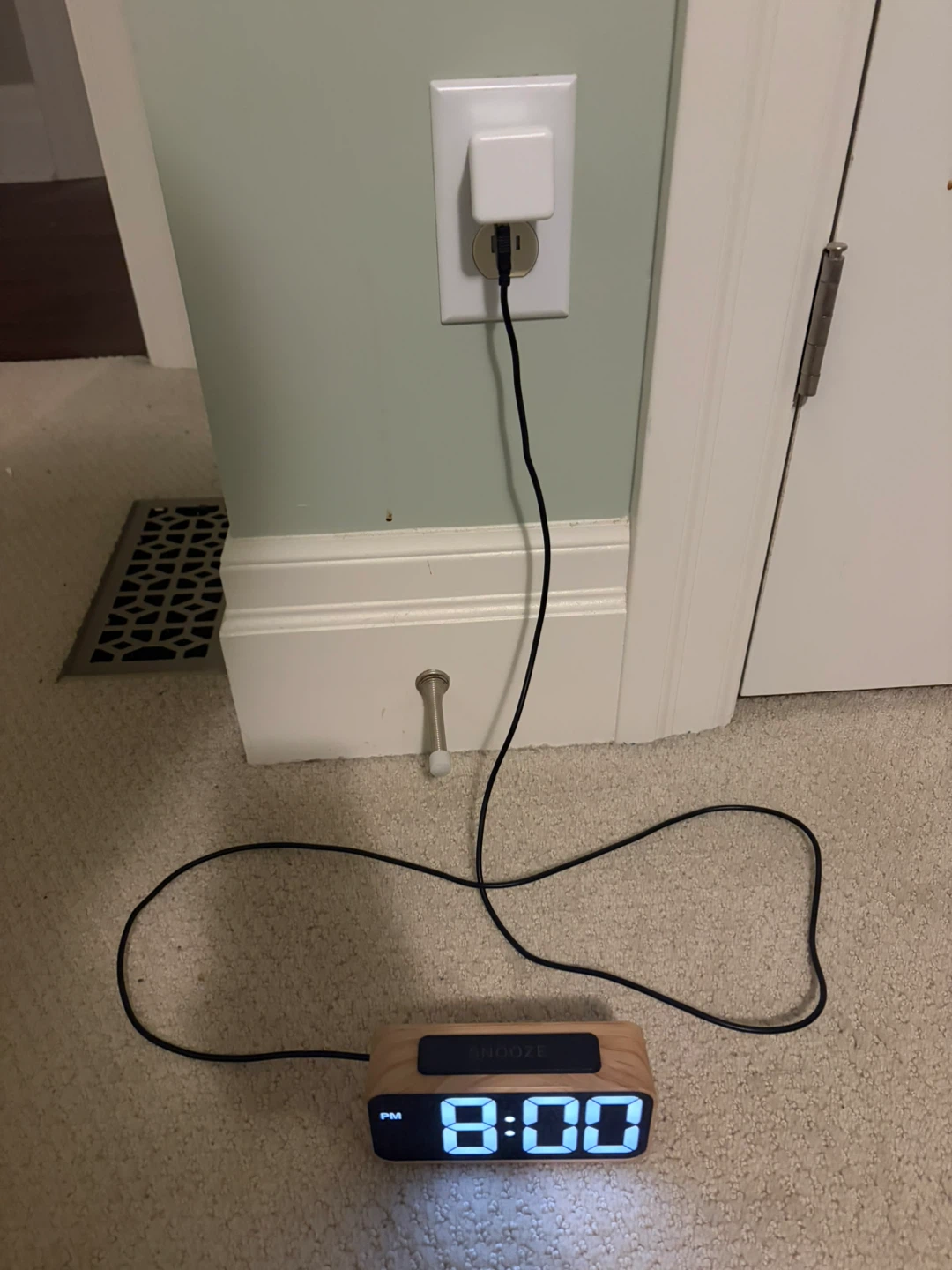 Digital alarm clock - photo 2