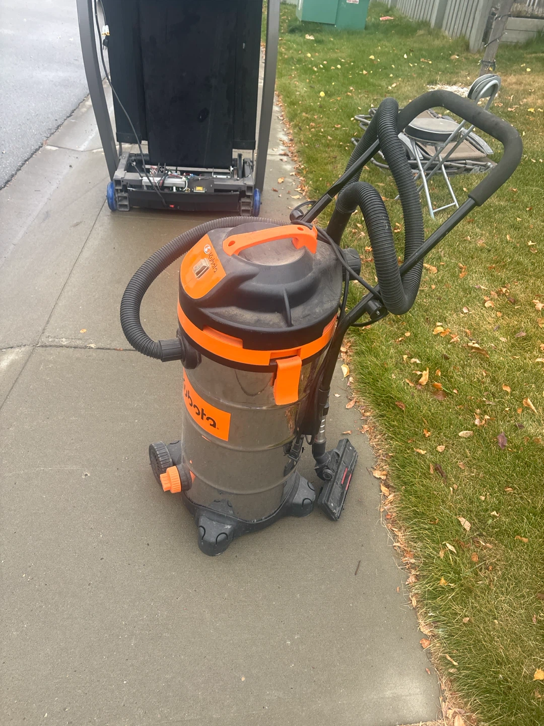 Kubota Wet Dry Shop Vacuum