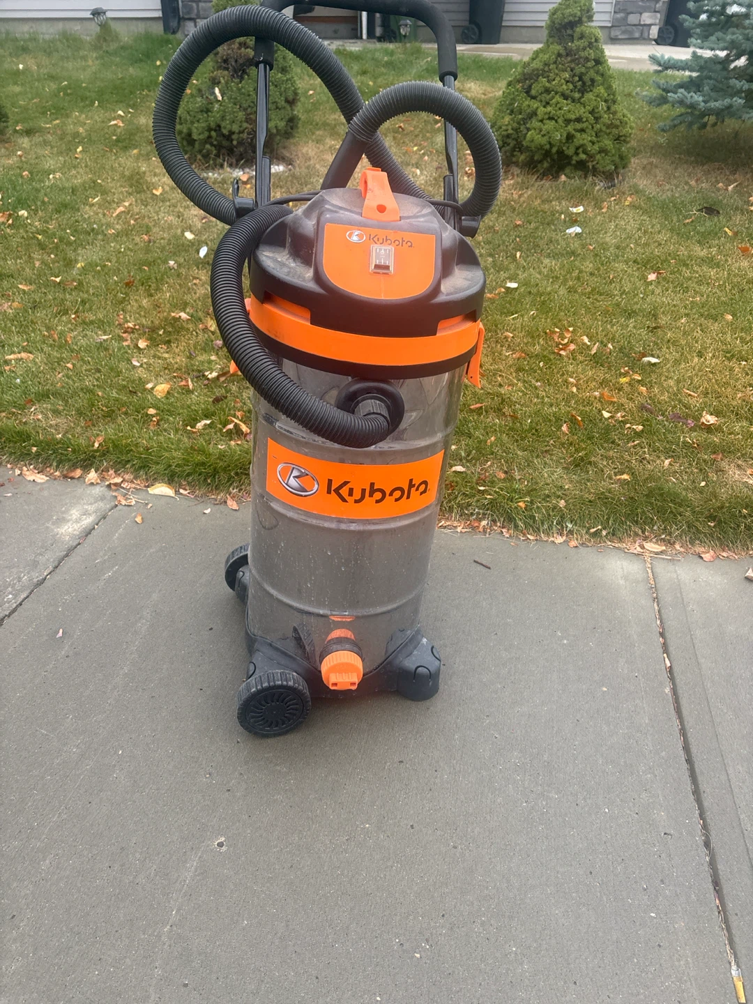 Kubota Wet Dry Shop Vacuum - photo 2
