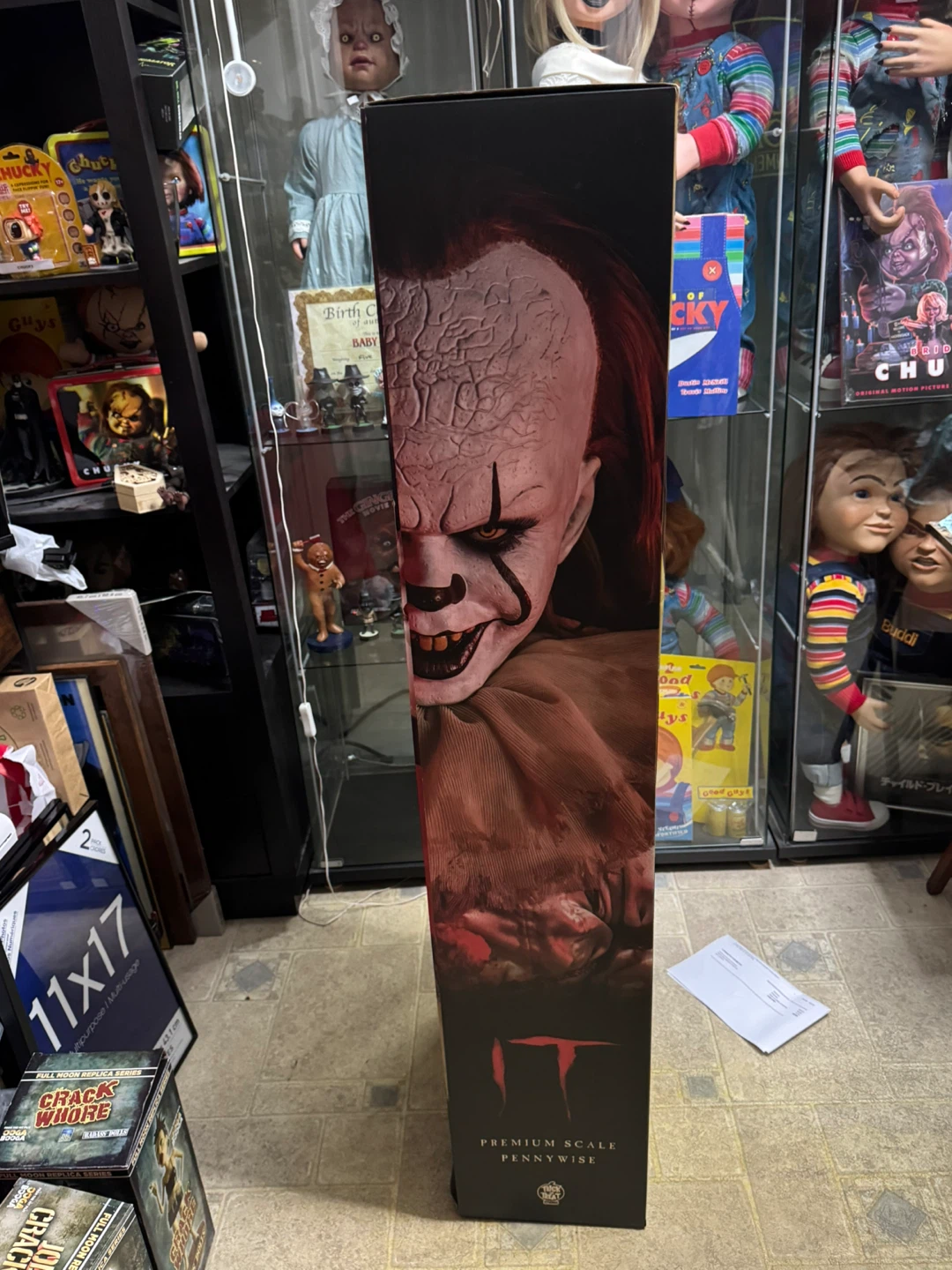 Trick or Treat Studios Pennywise Premium Scale Doll - photo 3