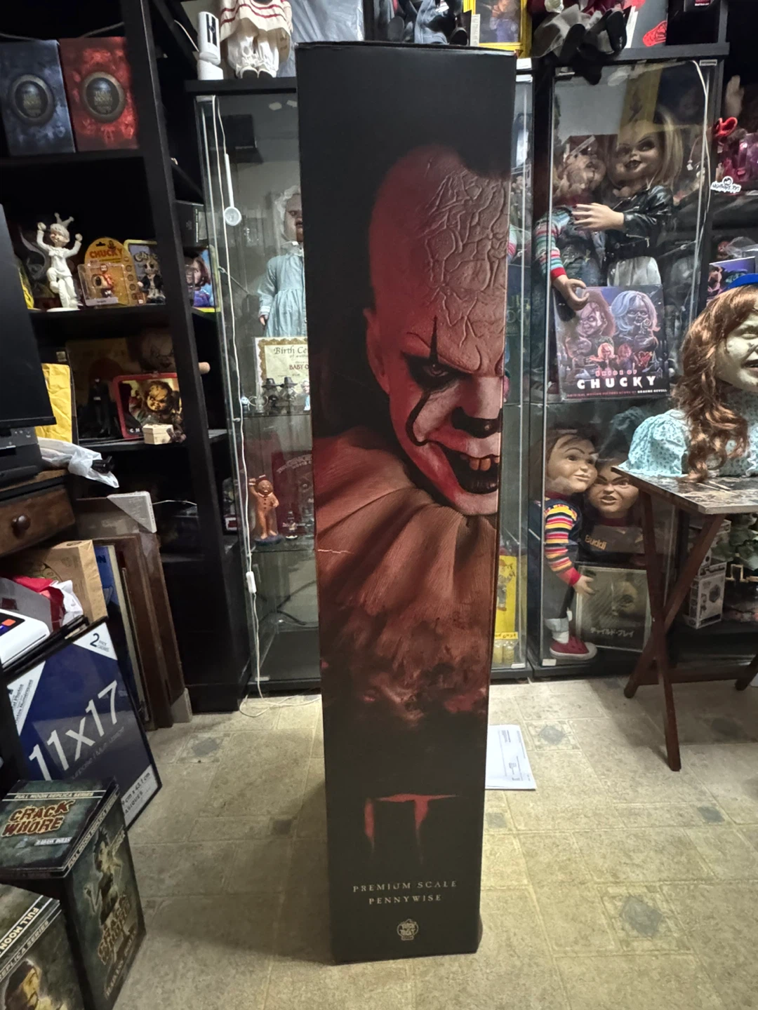 Trick or Treat Studios Pennywise Premium Scale Doll - photo 5