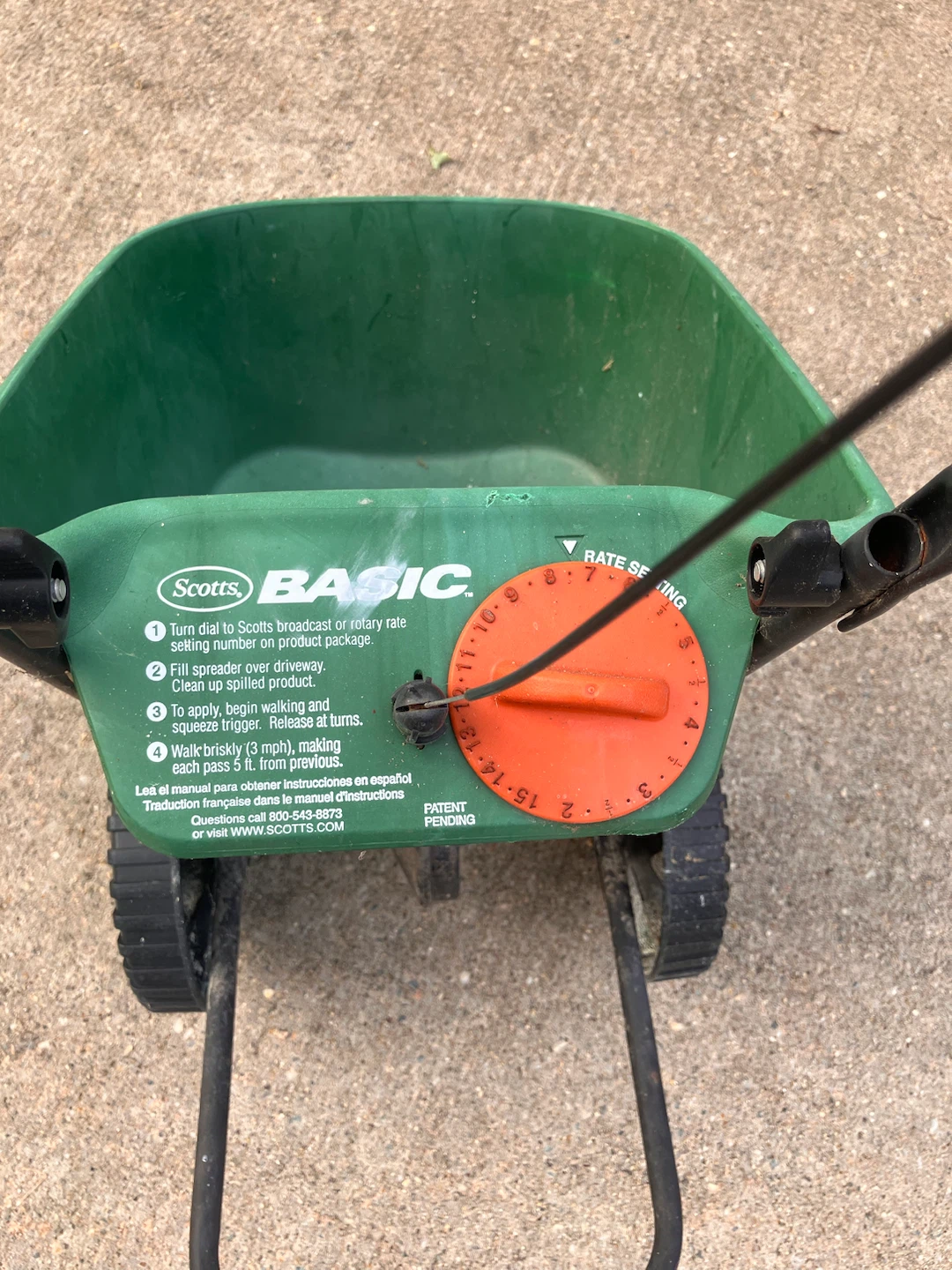 Scotts Basic Broadcast Spreader - photo 5