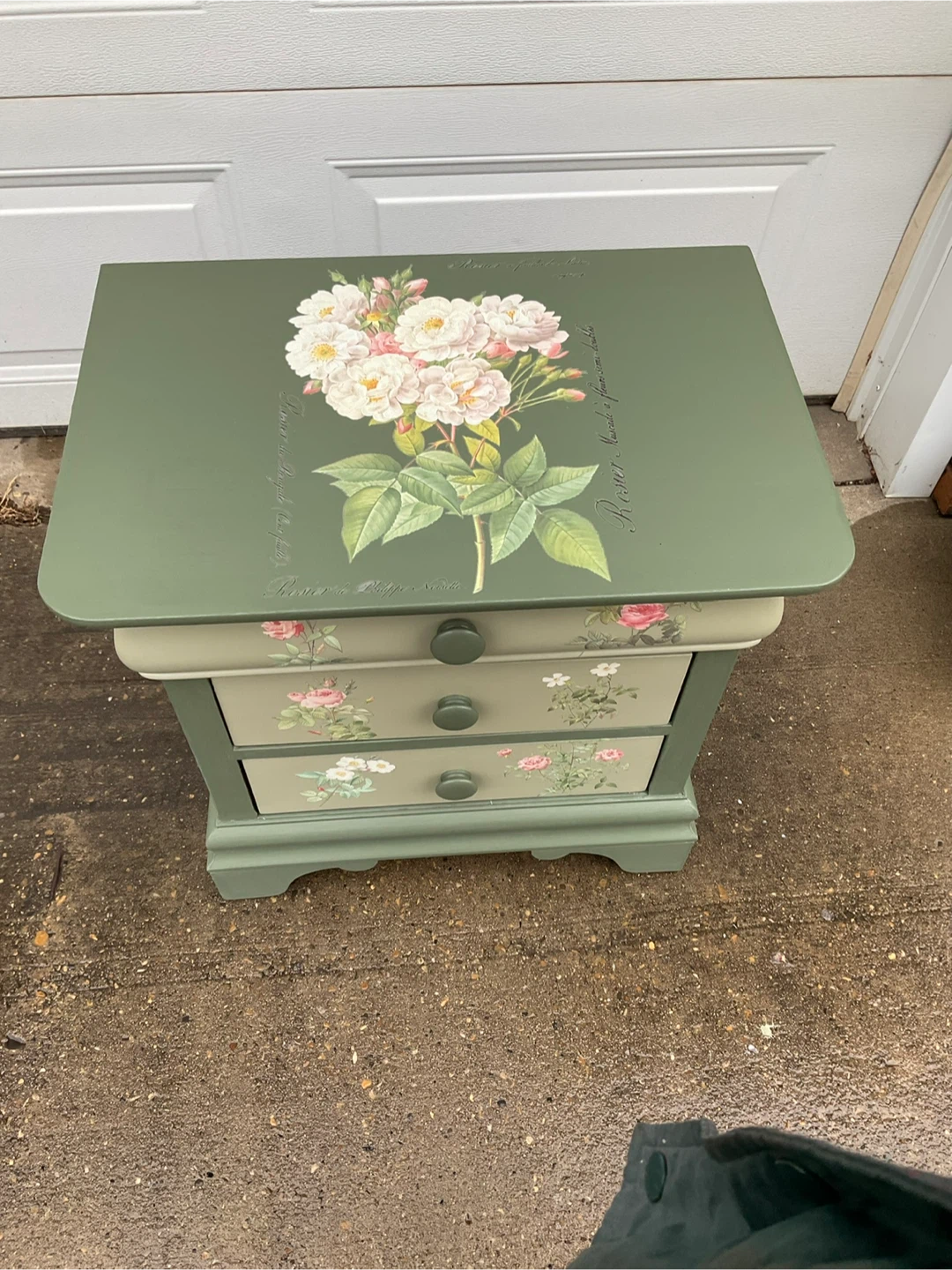 Green Floral Painted Nightstand - photo 3