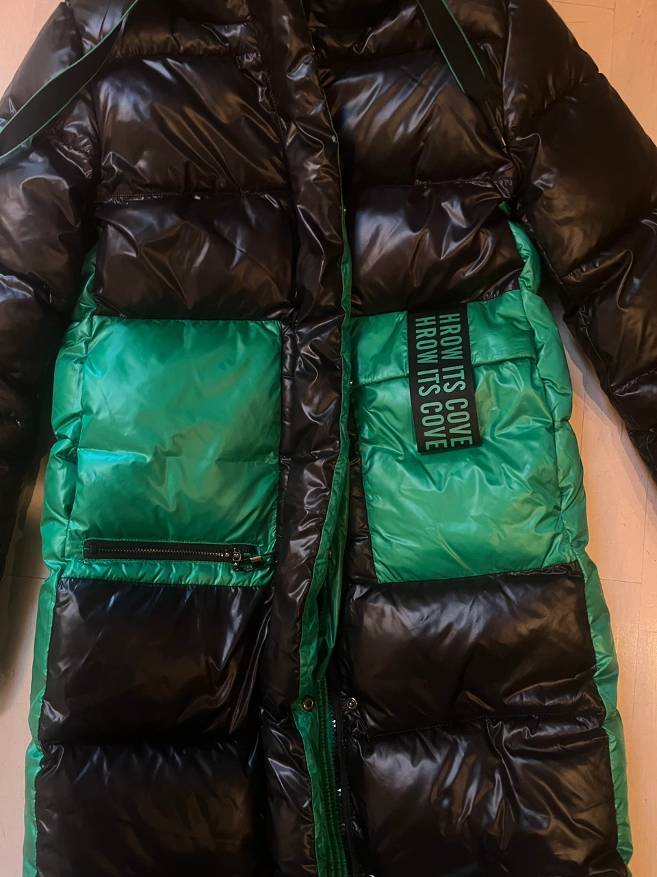 Hrow Its Cove Black and Green Puffer Coat - photo 2