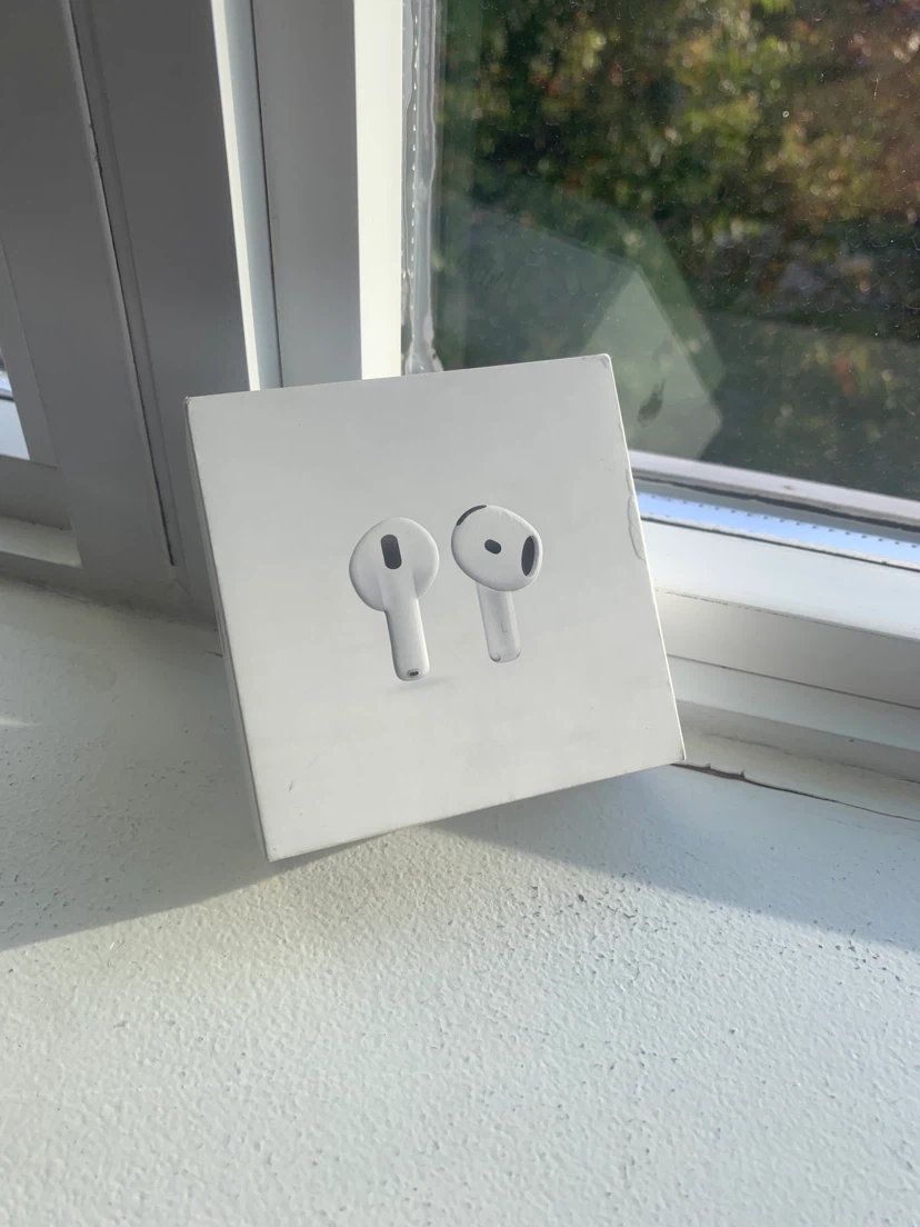 AirPods 4