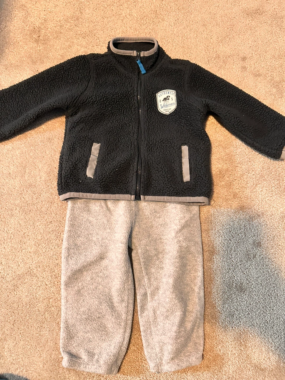Carter's Fleece Outfit - 9 Months