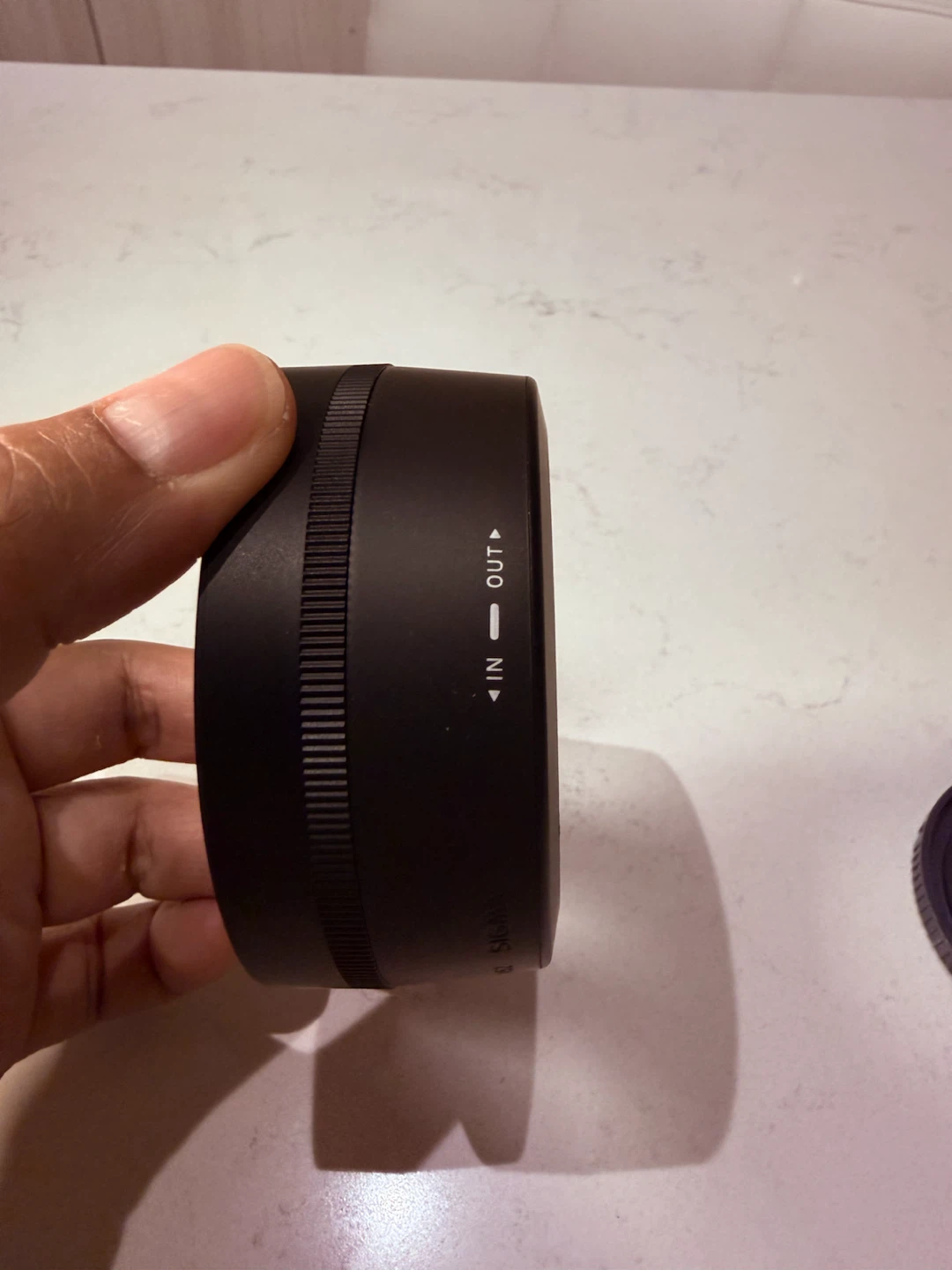 Sigma LH586-01 Lens Hood - photo 2