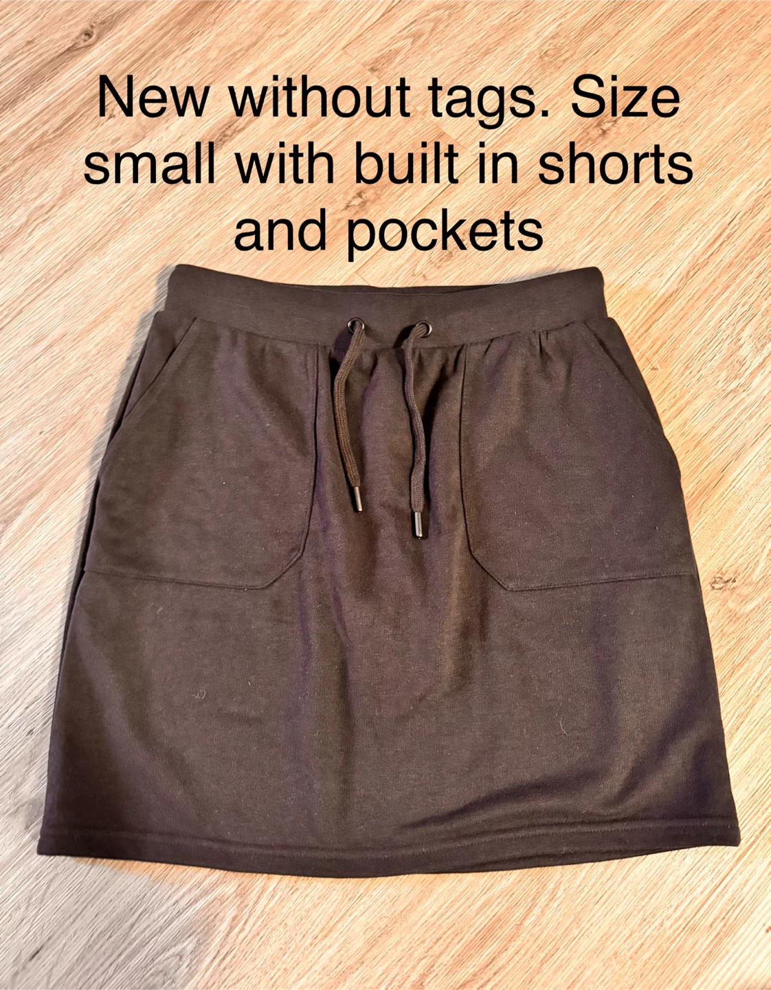 Small black skort with pockets