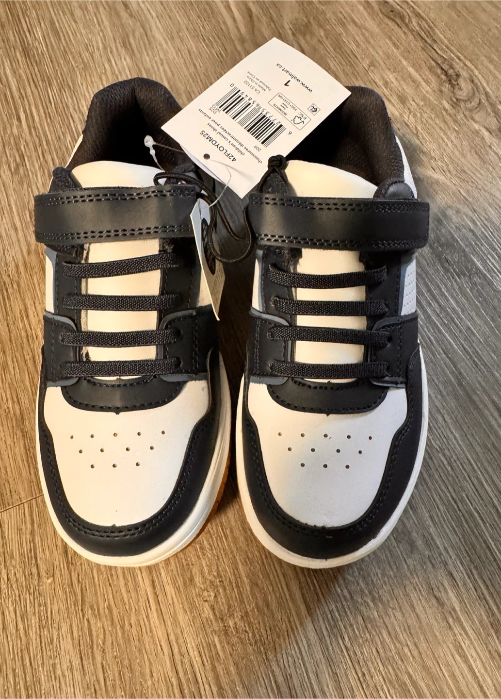 Boys shoes new size 1.
