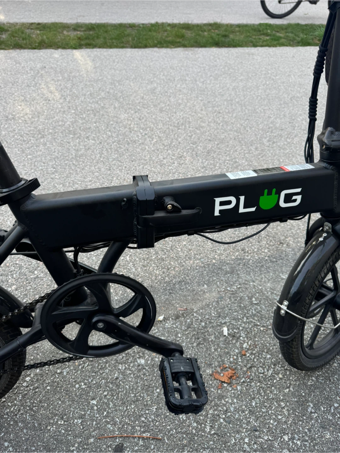 PLUG Folding Electric Bike – 350W Motor | 50KM Range | Foldable - photo 4