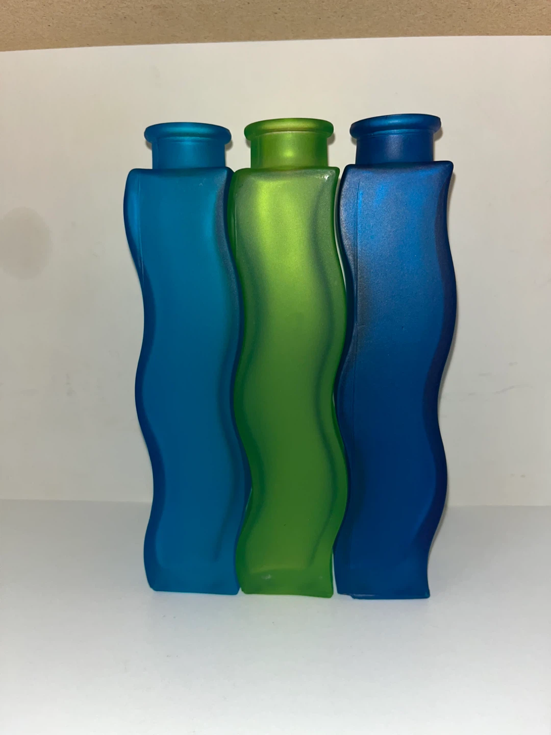 Set of 3 decorative frosted glass vases