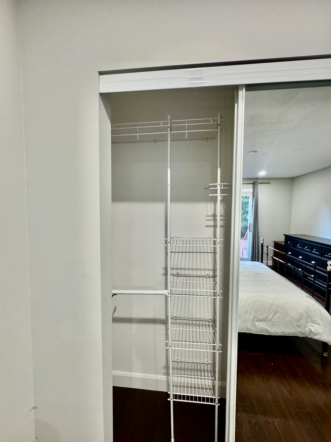 Beautiful Furnished Room for Rent – Whitby (Brock & Manning) - photo 5