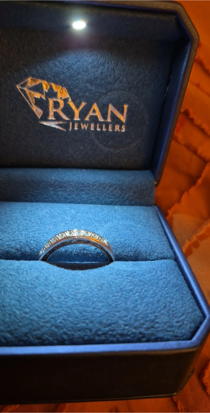 Ryan Jewellers Diamond Band