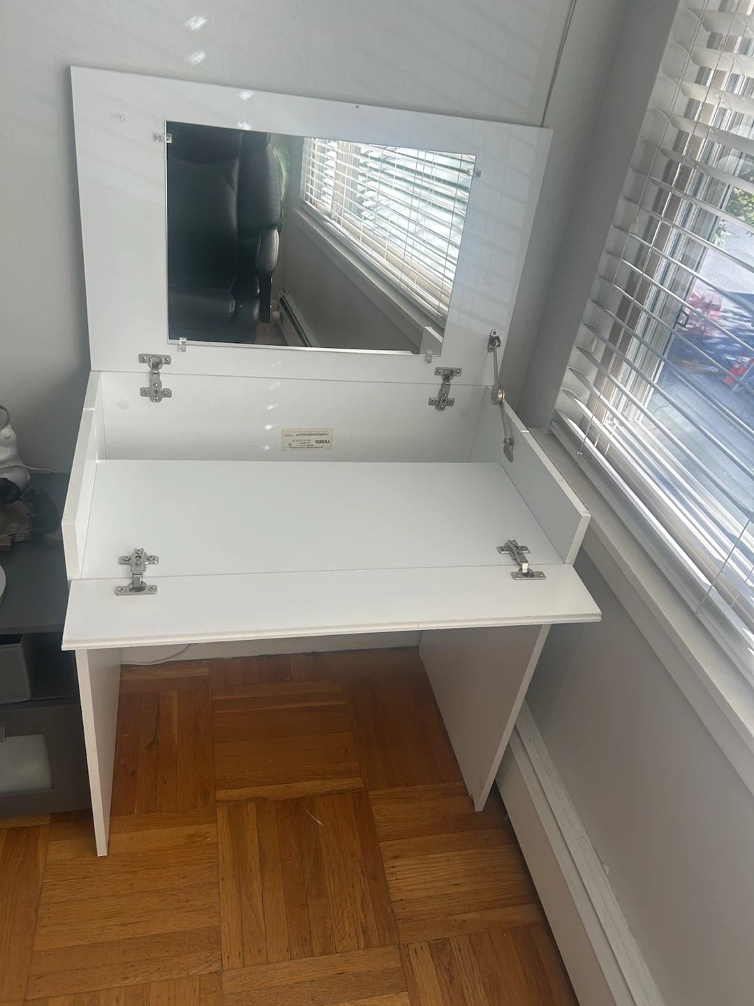 White Vanity Desk with Flip-Up Mirror – $35 - photo 3