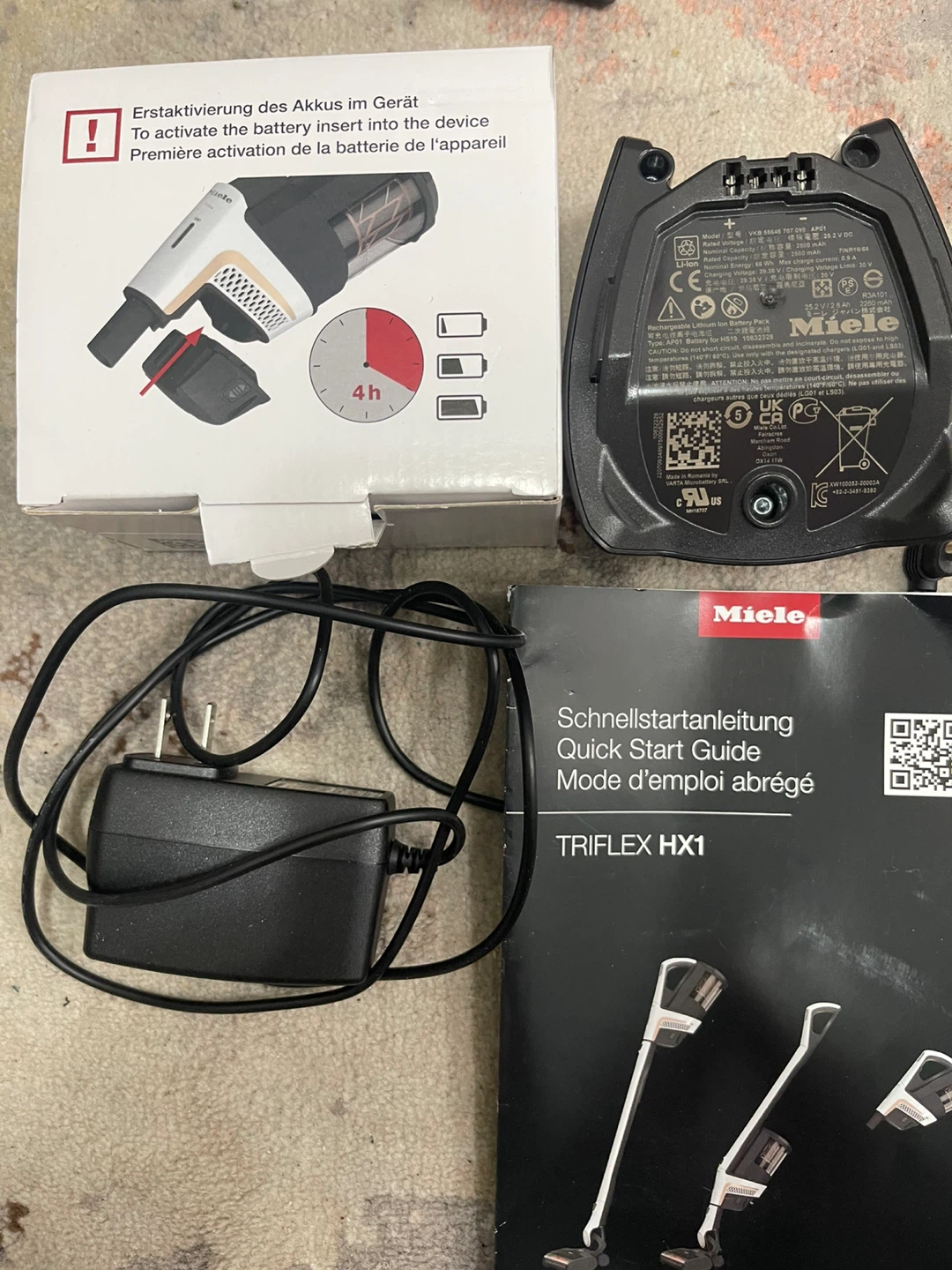 Miele Triflex HX1 Battery Pack and Charger