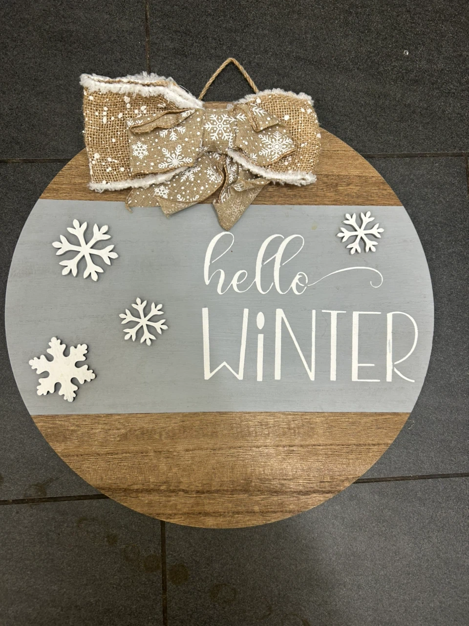 Hello Winter Round Door Sign