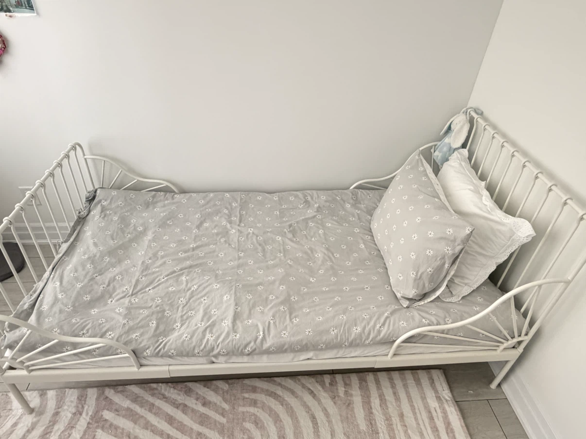 IKEA Minnen Extendable Bed Frame, White - photo 4