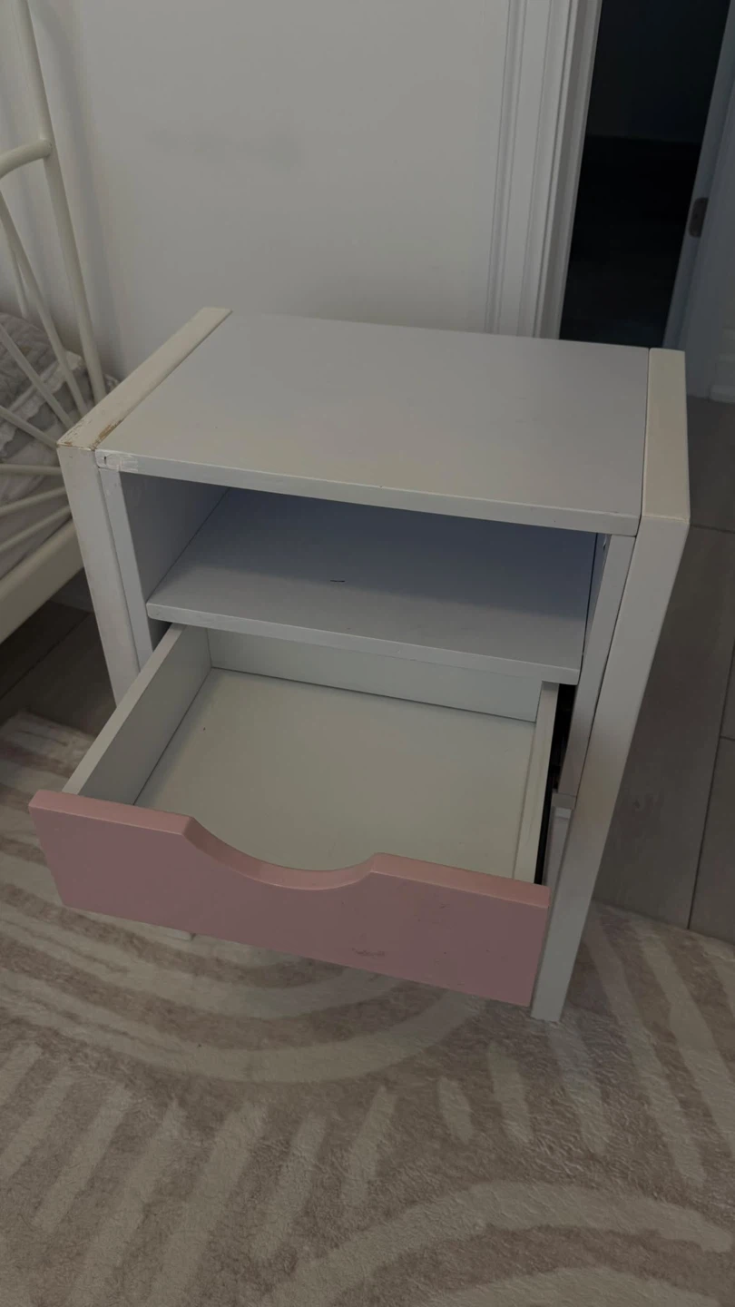 White and pink nightstand - photo 2