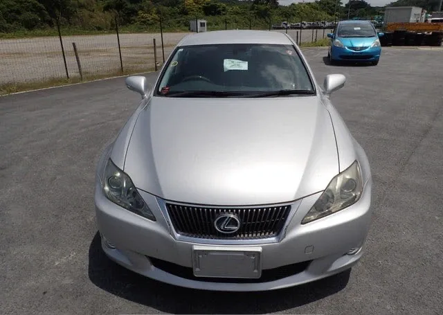 Lexus IS Sedan Silver - photo 3