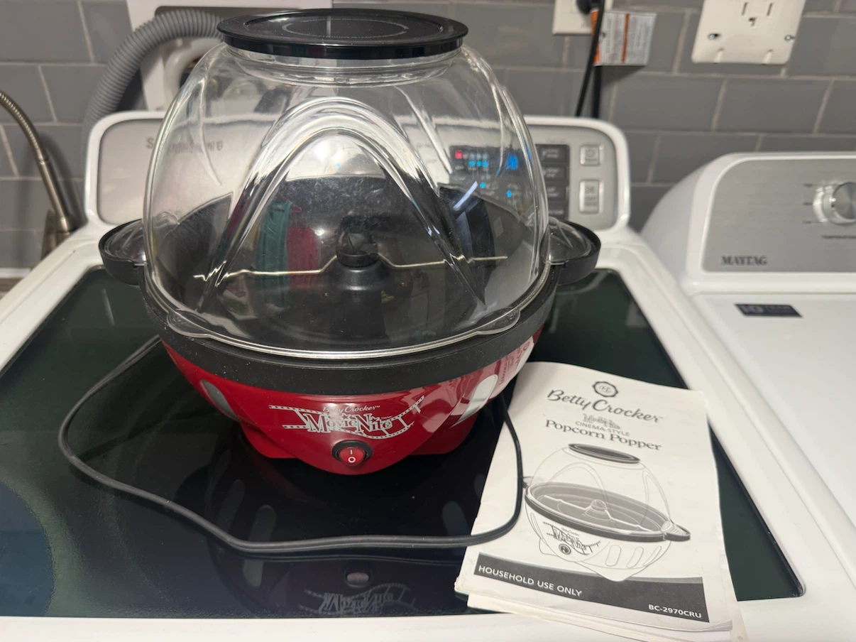 Betty Crocker popcorn popper