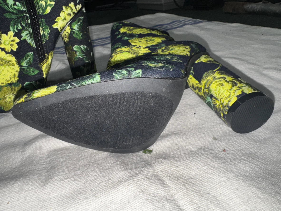 Green/ Yellow Floral Heels Size 6 - photo 3