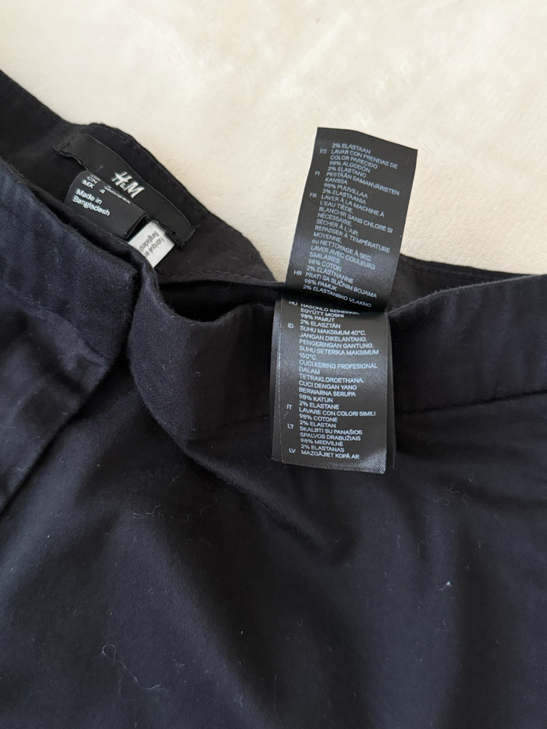 H&M Classic Black Cotton Shorts – Size US 4 / EUR 34 (Like New) - photo 2
