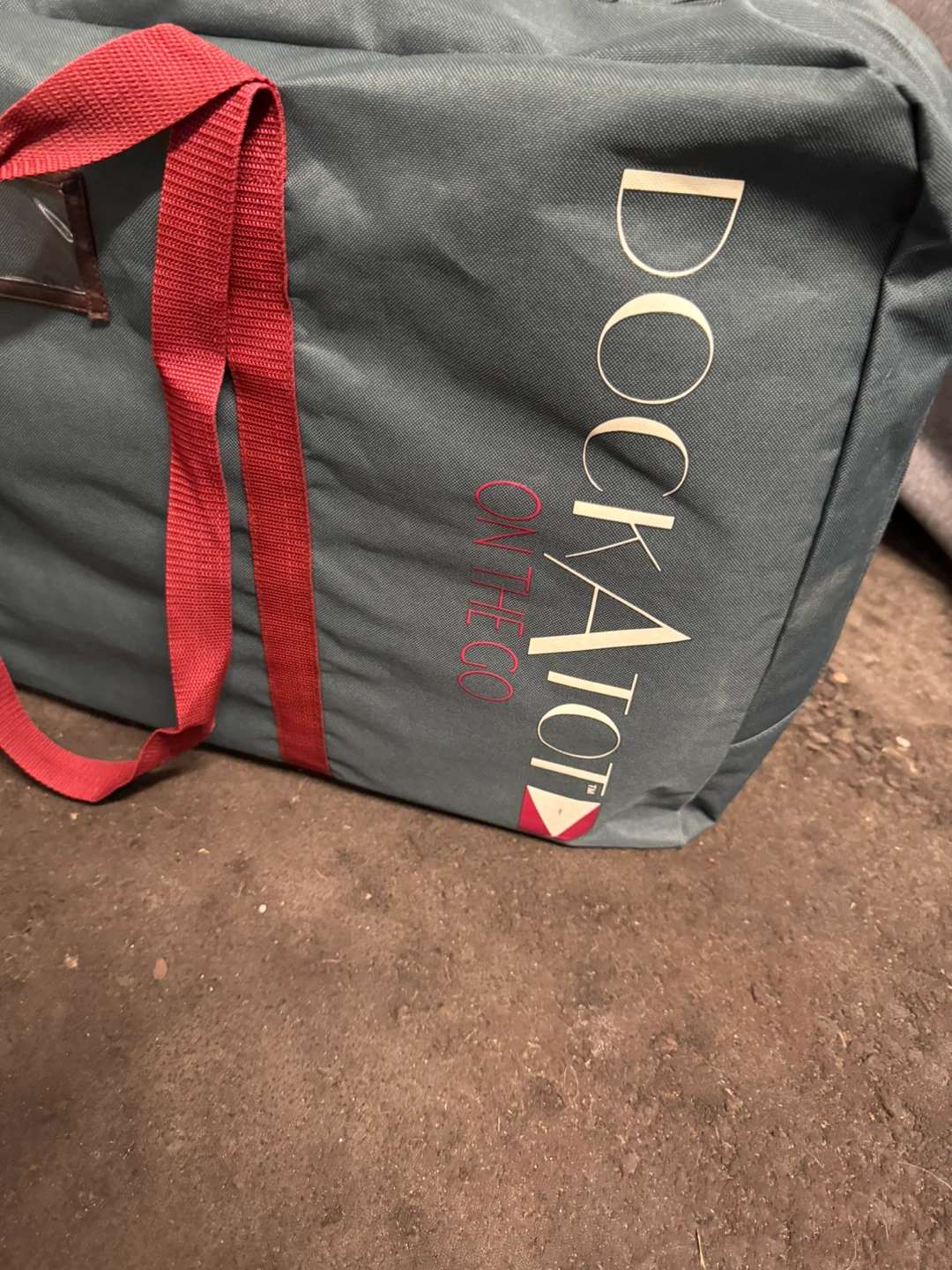 DockATot baby lounger - photo 2