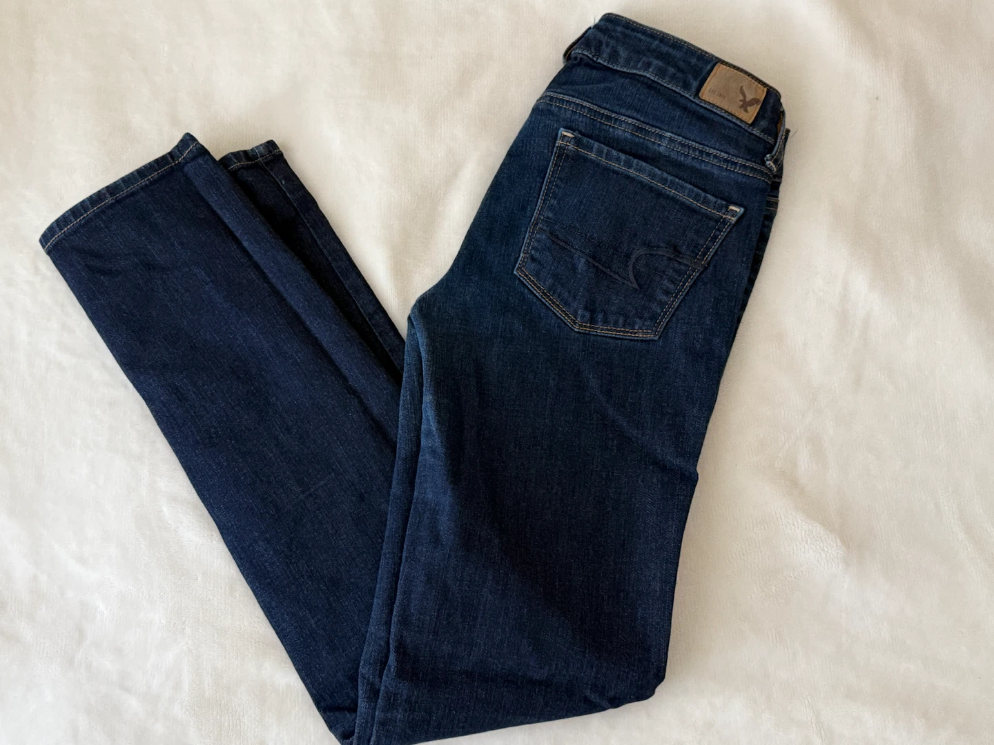 NEW: American  Eagle Skinny Jeans - US2
