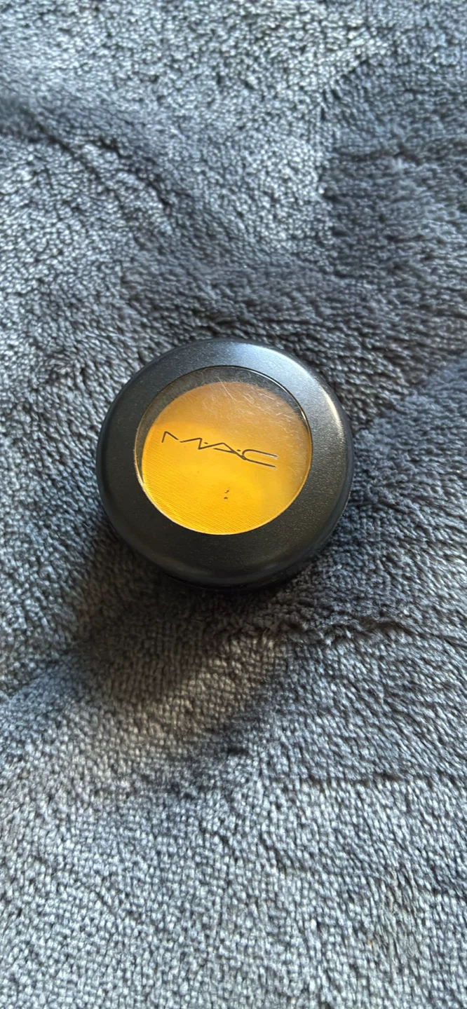MAC Chrome Yellow Matte Eye Shadow
