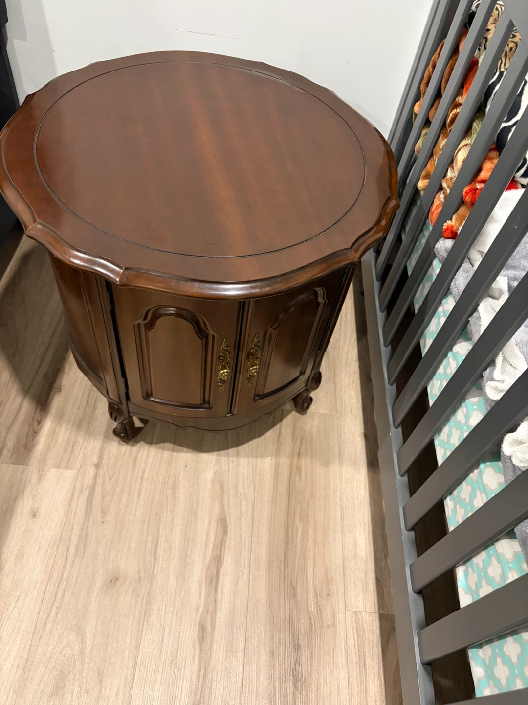 Vintage Style Wooden 2 Door Storage Cabinet Brown - photo 4